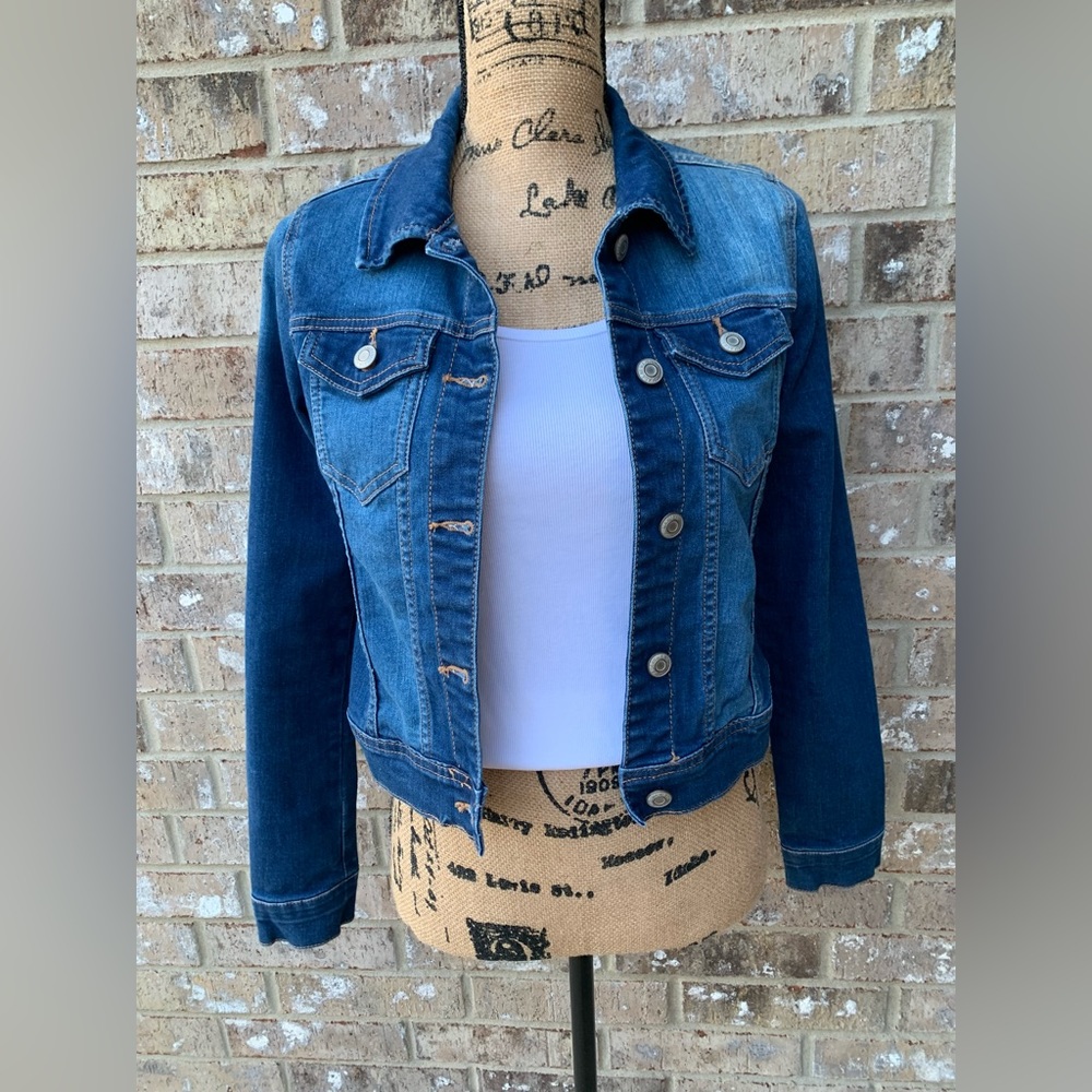 Juniors Wax Jean denim jacket. Size S